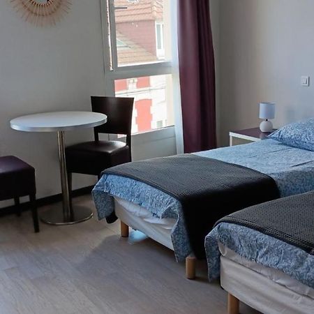 Studio 24M2 Au 4Eme Etage Ascenseur A Cote De La Gare Sncf Lourdes Esterno foto