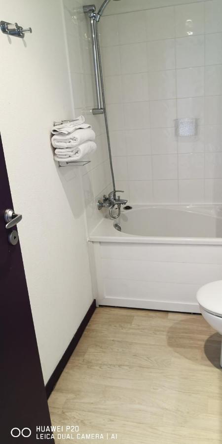 Studio 24M2 Au 4Eme Etage Ascenseur A Cote De La Gare Sncf Lourdes Esterno foto